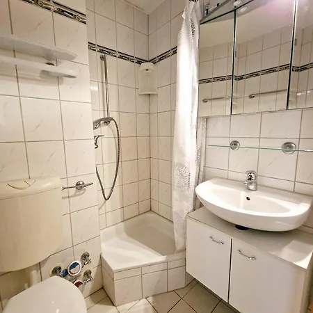 Appartement F02-005 *